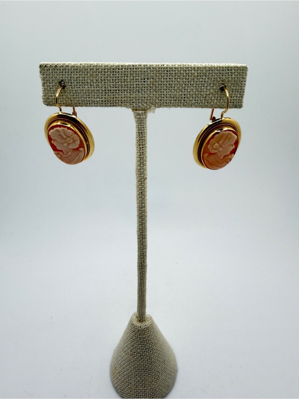Vintage 14kt Yellow‎ Gold Lever Back CAMEO dangle/pierced earrings!
